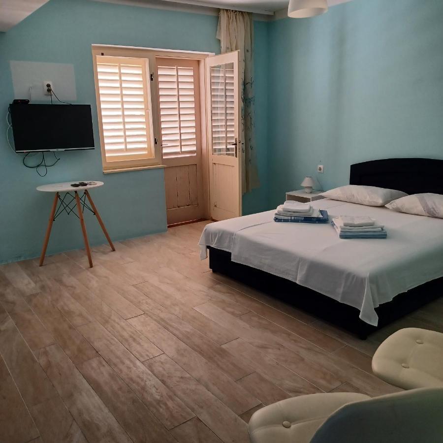 מאלי לוסיניי Apartments Losinj מראה חיצוני תמונה