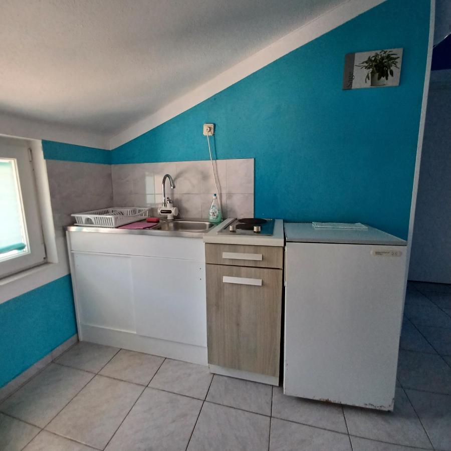מאלי לוסיניי Apartments Losinj מראה חיצוני תמונה